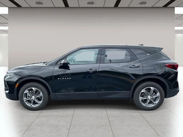 2025 Chevrolet Blazer LT photo 7