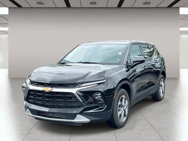 2025 Chevrolet Blazer LT photo 8