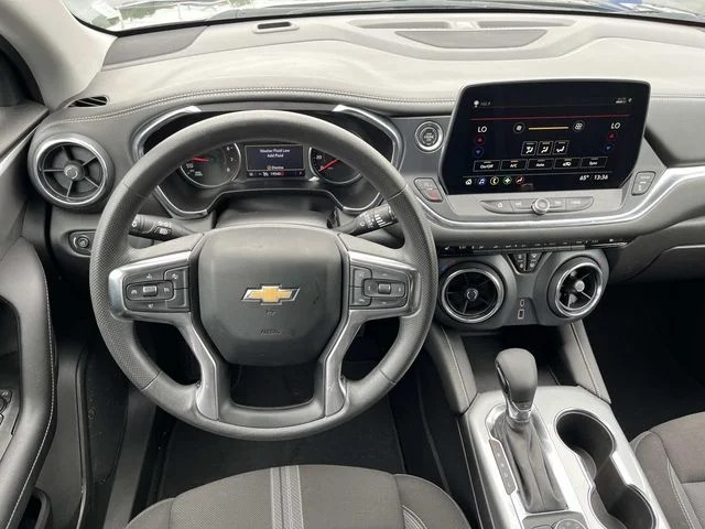 2025 Chevrolet Blazer LT photo 12