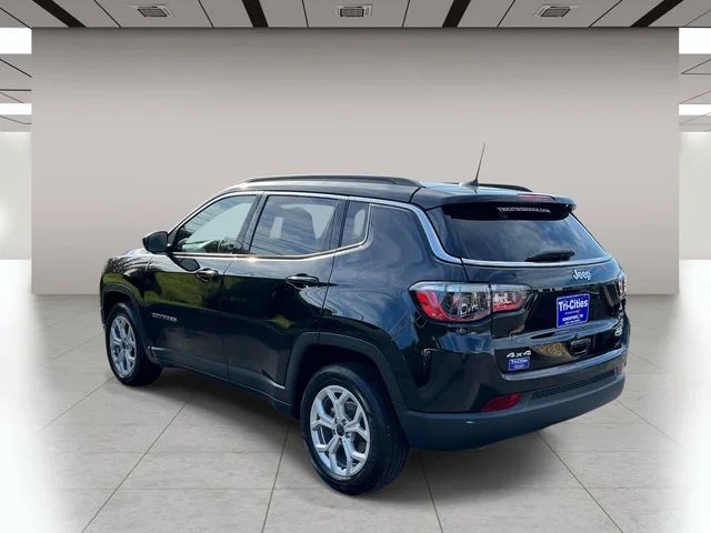 2025 Jeep Compass Latitude photo 5