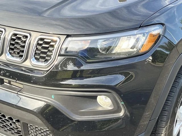 2025 Jeep Compass Latitude photo 9