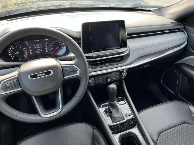 2025 Jeep Compass Latitude photo 12