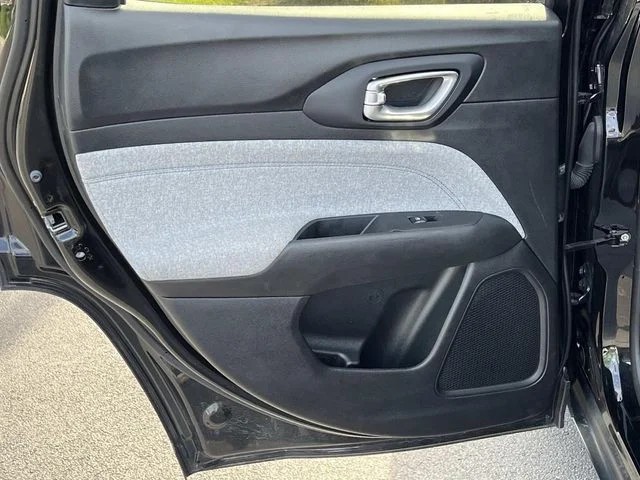 2025 Jeep Compass Latitude photo 15
