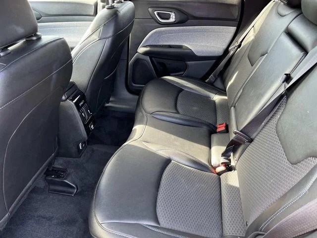 2025 Jeep Compass Latitude photo 16