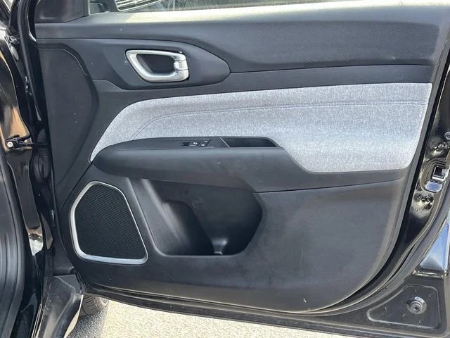2025 Jeep Compass Latitude photo 20