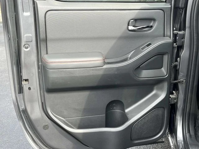2024 Nissan Frontier PRO-4X photo 16
