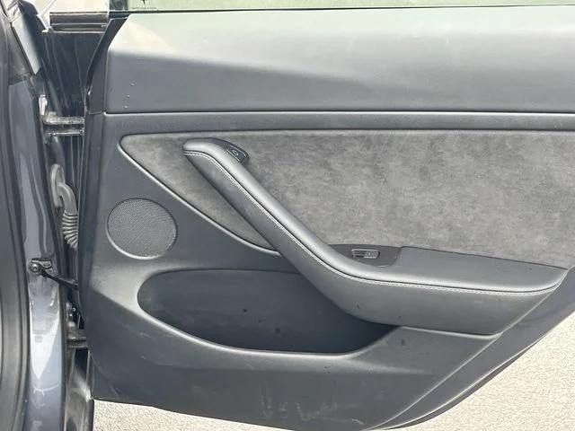 2023 Tesla Model 3 Long Range photo 19