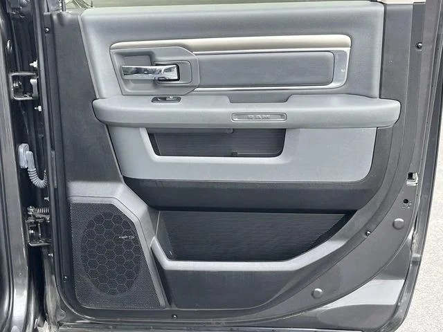 2018 Ram 2500 SLT photo 18