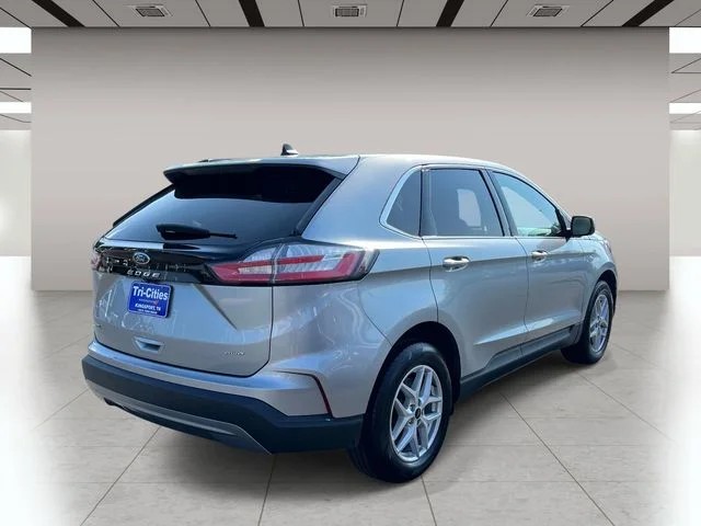 2024 Ford Edge SEL photo 3