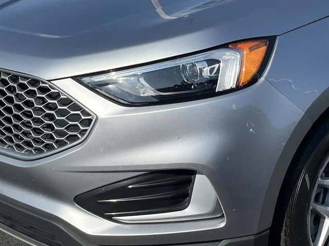 2024 Ford Edge SEL photo 10