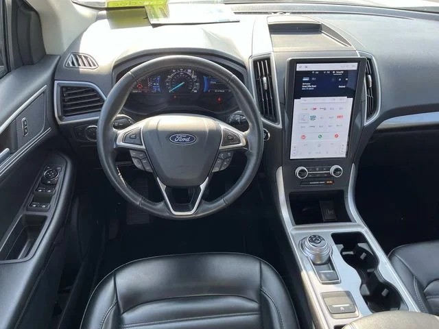 2024 Ford Edge SEL photo 12