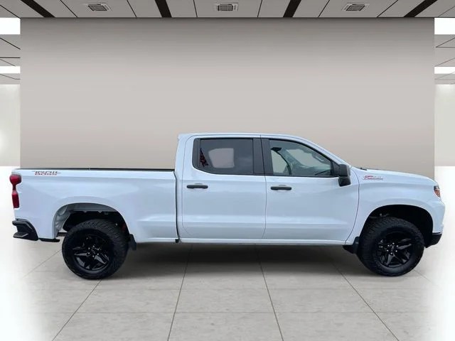 2025 Chevrolet Silverado 1500 Custom Trail Boss photo 2