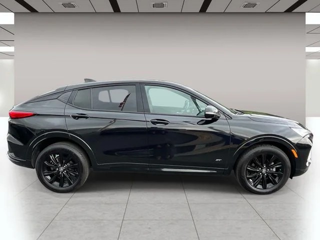 2025 Buick Envista Sport Touring photo 2